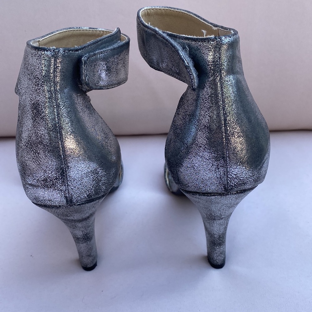 American Rag Silver Sandals - Picture 6 of 10